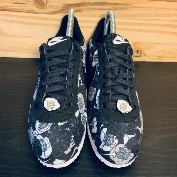 New Nike Classic Cortez LX Black White Floral - Picture 5 of 8